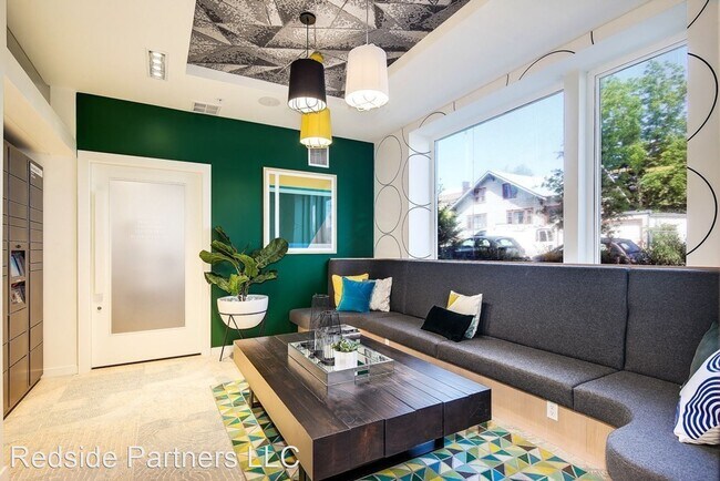 Foto del edificio - 1222 NE 65th St