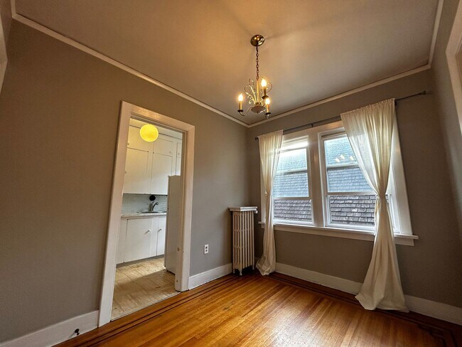 Photo du bâtiment - 1086 W 10th Ave