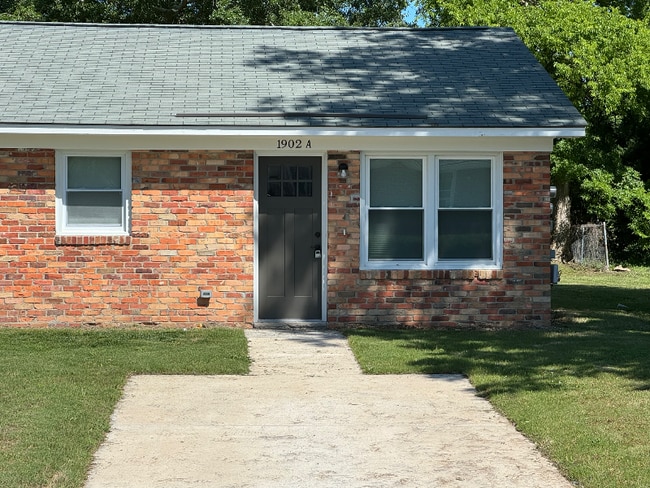 Building Photo - 1902 N John Ct