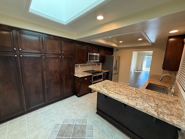 Building Photo - Beautiful Capri Home in Leisure Village