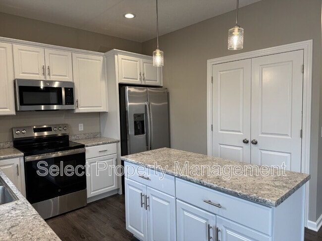 Building Photo - 1032 Matteoti Ct
