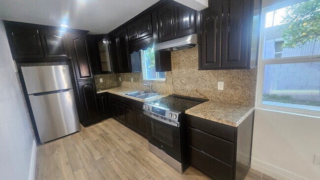 Foto del edificio - 1119 S Chester Ave