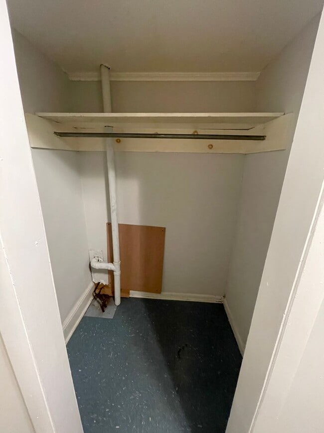 Building Photo - 7 S Belvidere