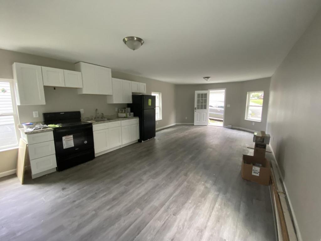Primary Photo - 118 Young Ave SW
