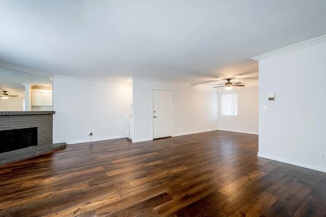 Foto del edificio - 17155 Chatsworth St