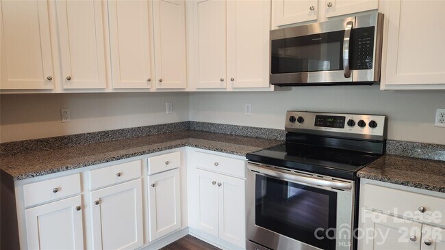 Foto del edificio - 14320 Moss Rd