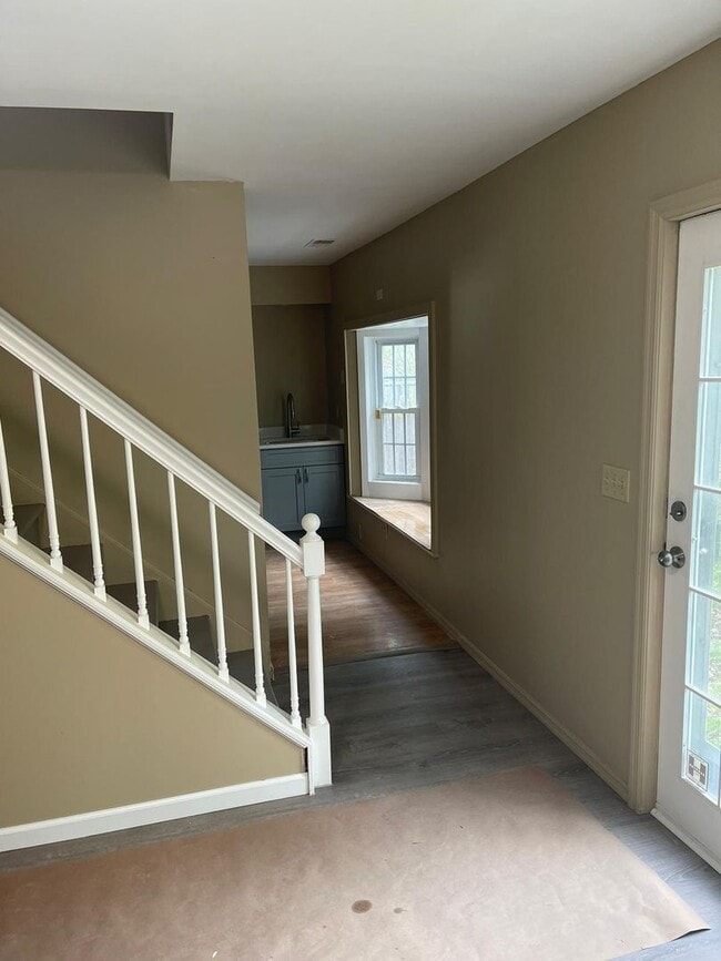 Building Photo - 2 Bedroom condo