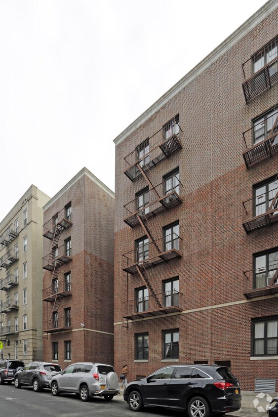 Building Photo - 45-19-45-25 39th Pl