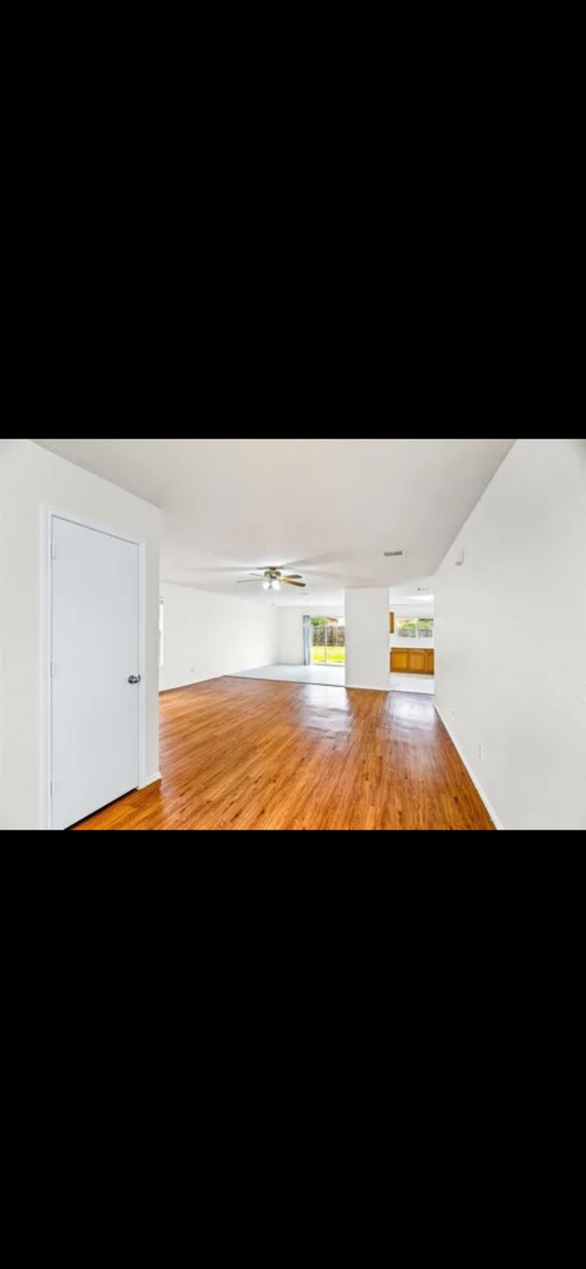 Building Photo - 2149 Franks St