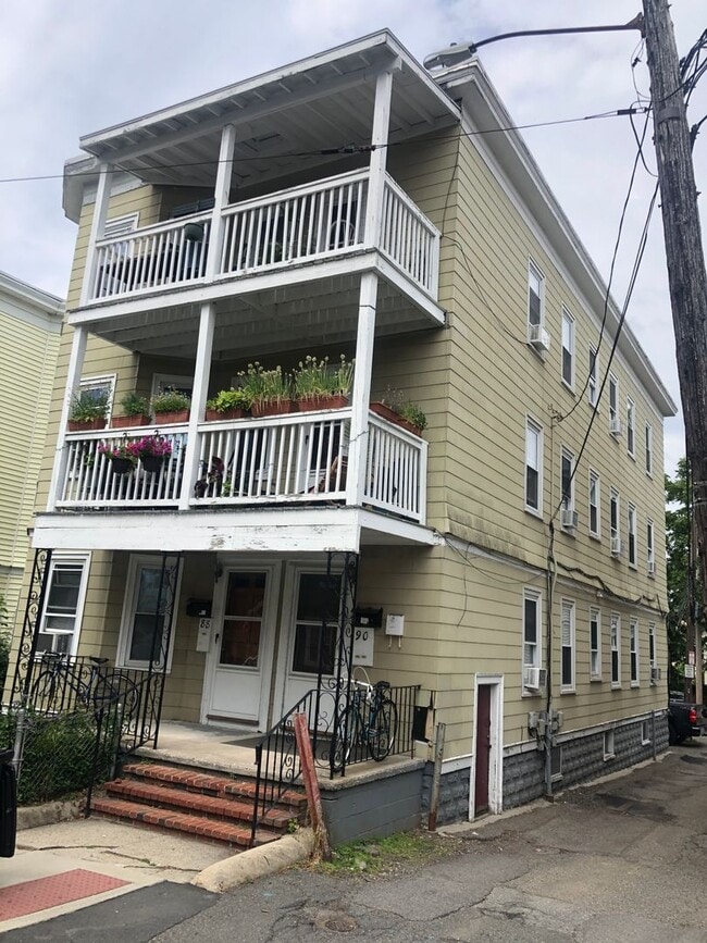 88-90 Lowell Street - 88-90 Lowell Street Apartment