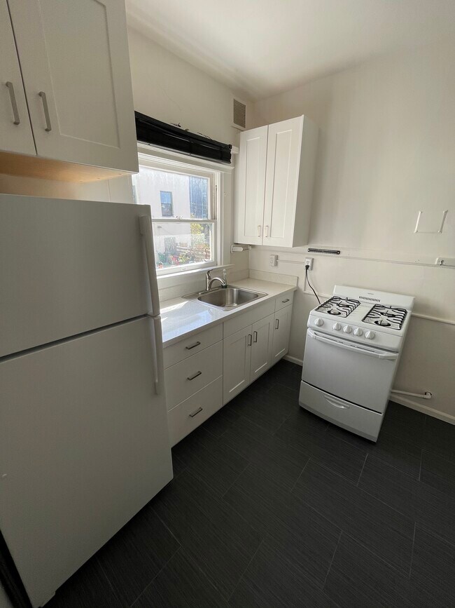 Foto del edificio - 2523 Ridge Rd