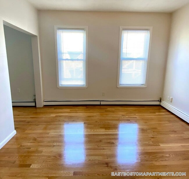 Foto del edificio - 284 Chelsea St