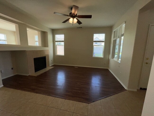 Building Photo - 35884 Crickhowell Ave