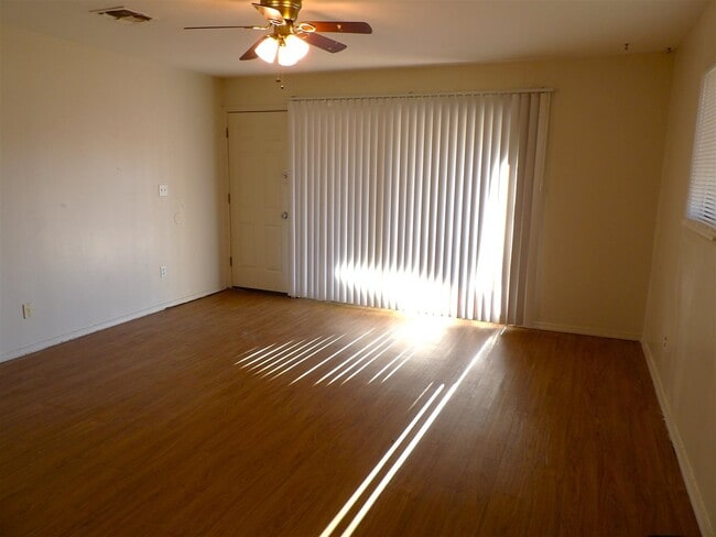 Building Photo - 2411 NW 30th St