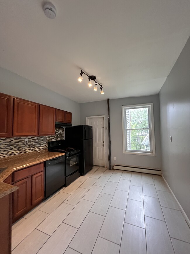 Kitchen - 112 Greenville Ave