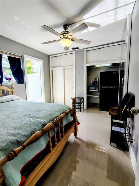 Foto principal - 845 S Highland Dr