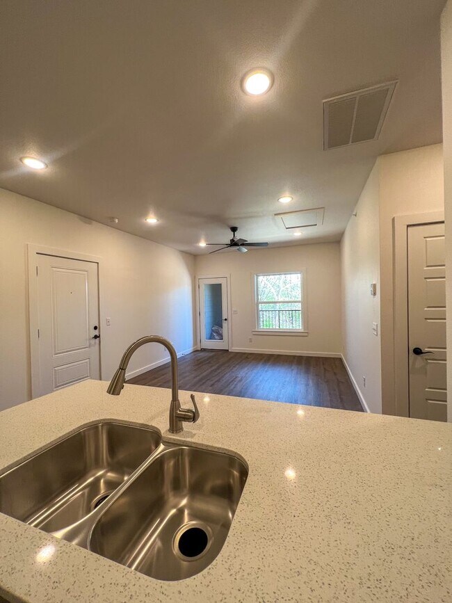 Foto del edificio - Bacardi on the Hill | Fayetteville Living