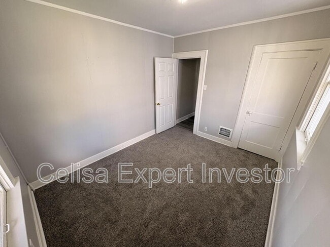 Building Photo - 3410 S Anthony Blvd