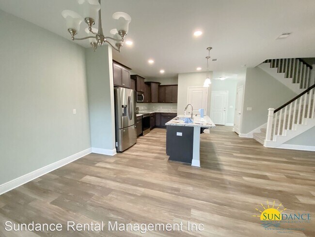 Foto del edificio - 4 br, 2.5 bath House - 196 Johnson Court
