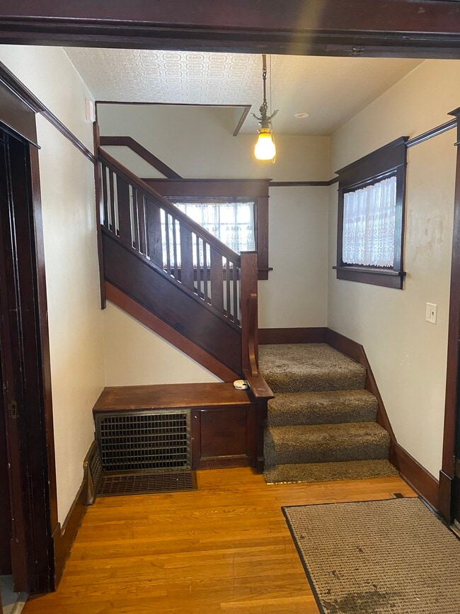 Building Photo - 1214 E Nora Ave