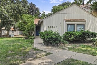 Building Photo - 2304 Melrose Dr