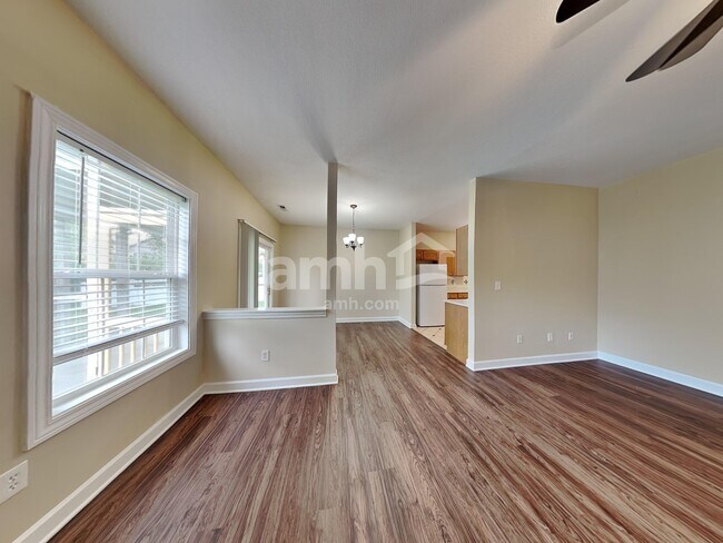 Building Photo - 19307 Sandbar Dr