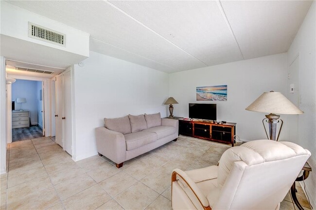 Foto del edificio - 10369 Paradise Blvd