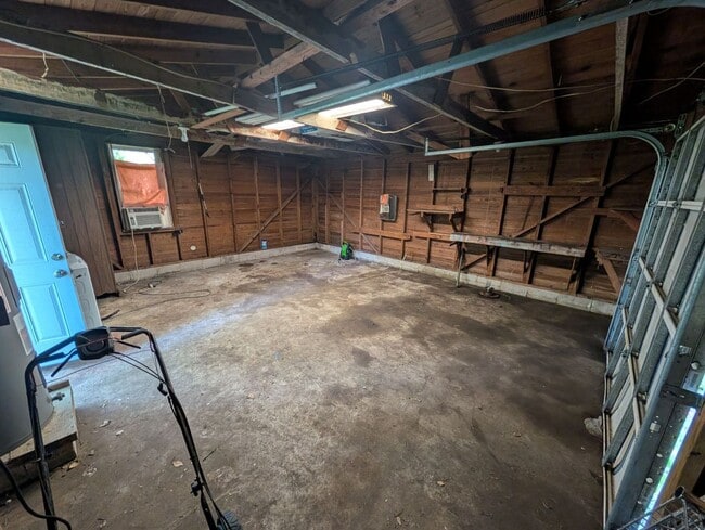 Building Photo - Affordable & Cozy Living at $1,099