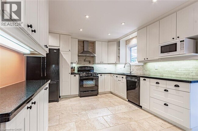 Building Photo - 59 Grindstone Way