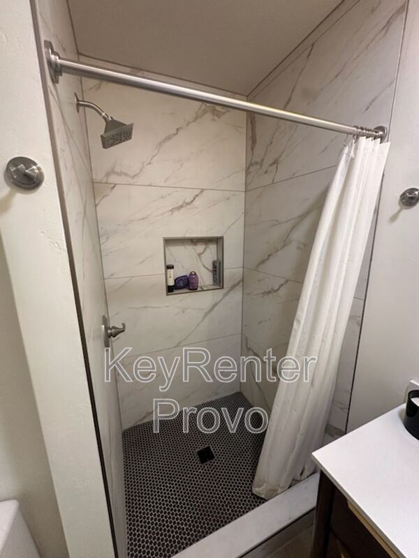Foto del edificio - 494 N Emery Ave
