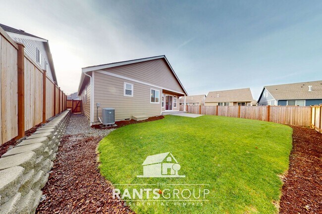 Foto del edificio - Newer Rambler in Hawks Prairie! Easy JBLM Commute!