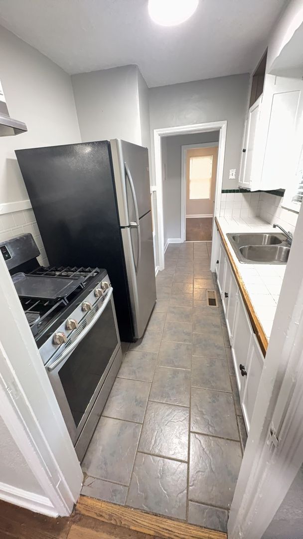 Foto del edificio - Two Bedroom - 1 Bath Home | University of ...