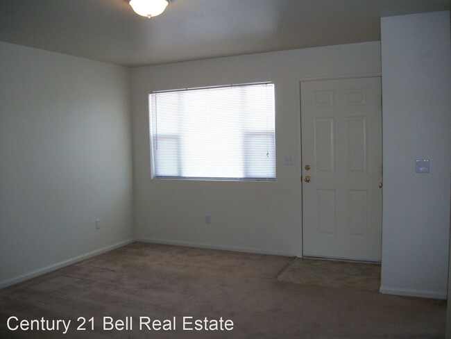 Building Photo - 331 Hunters Way