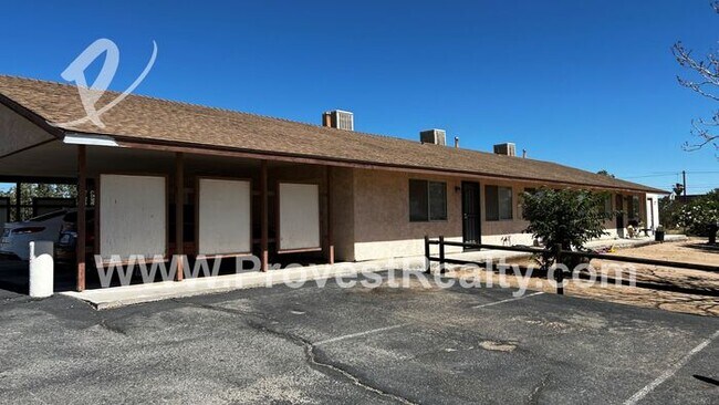 Building Photo - Spacious 1 Bed, 1 Bath Hesperia Apartment!!!
