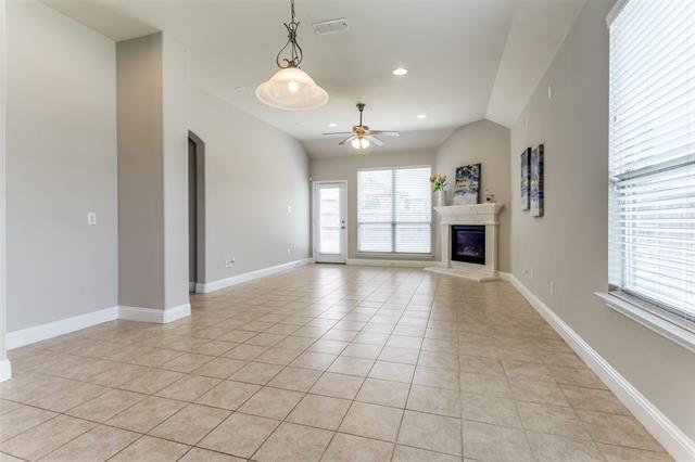 Building Photo - 2400 Wrexham Dr