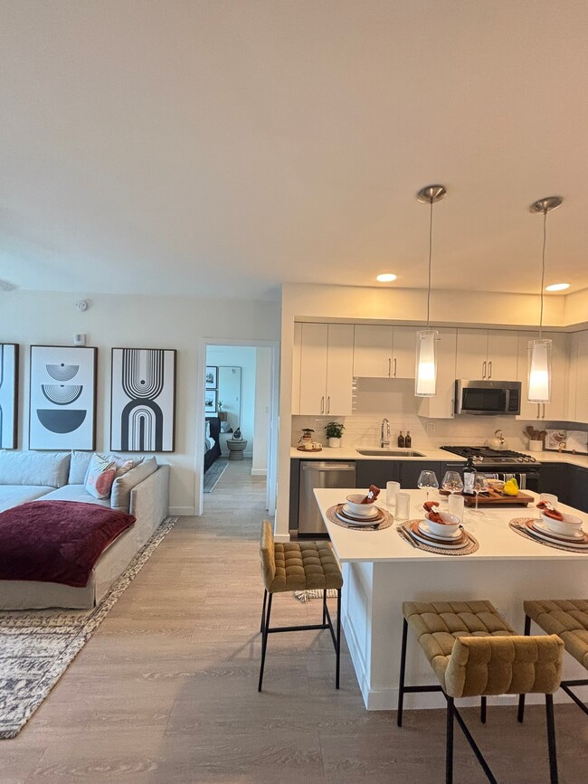 Building Photo - 2385 NE 194th St