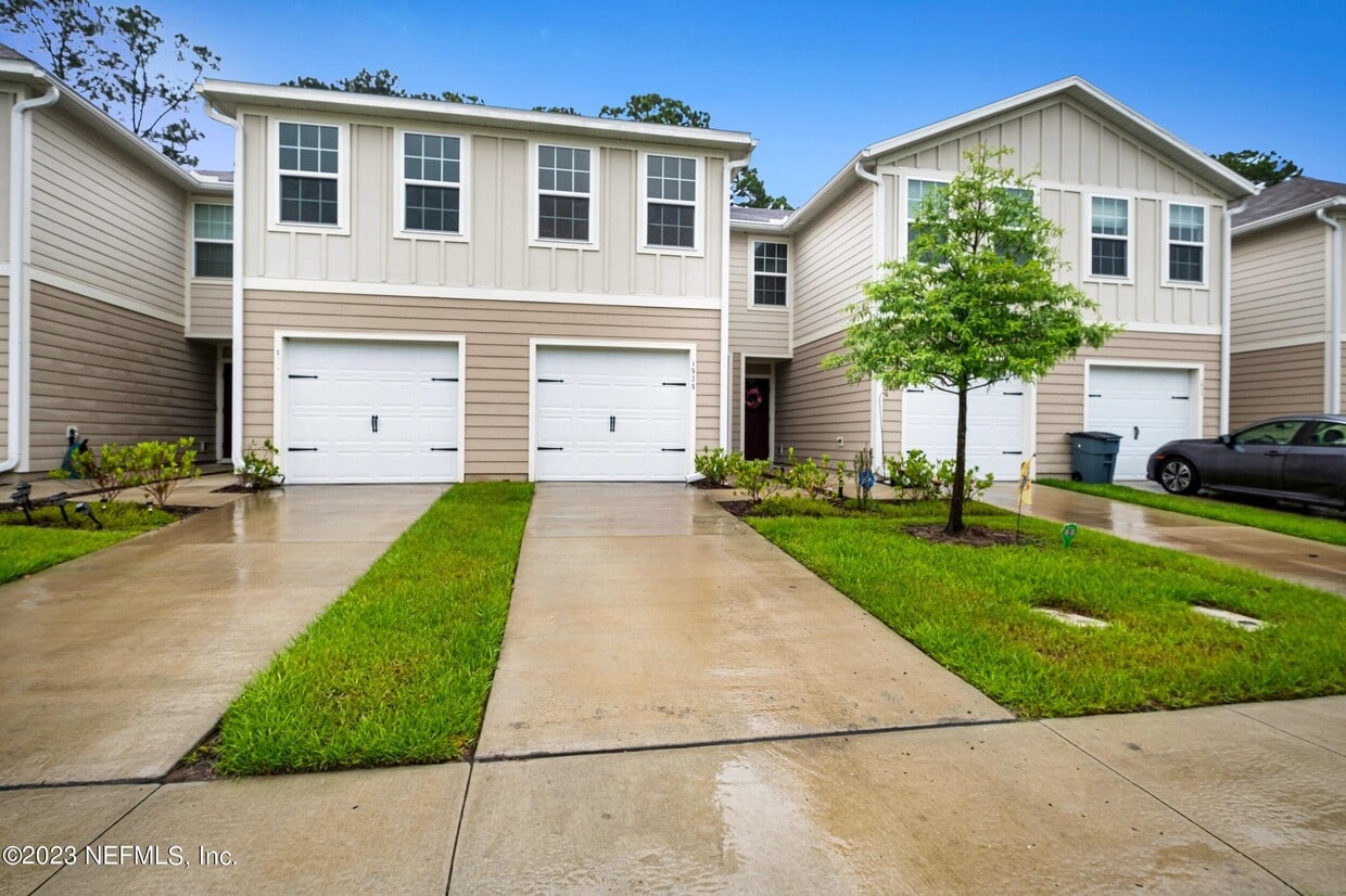 Primary Photo - 5939 Creekside Crossing Dr