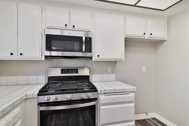 Building Photo - 3162 Darby St