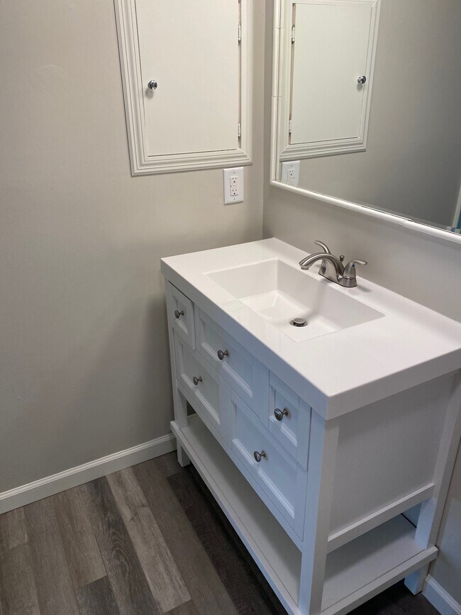 892 Chatham Ln Unit M, Columbus, OH 43221 Condo for Rent in Columbus