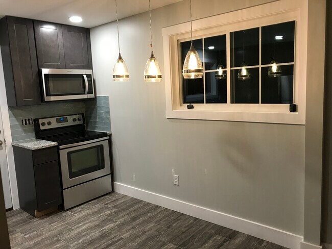 Building Photo - 26 Jase Ct