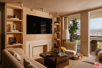 Building Photo - 2220 Ave of the Stars