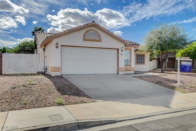 Foto del edificio - 114 E Tamarack Dr