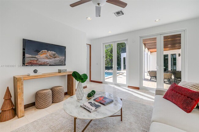 Foto del edificio - 184 Paloma Dr