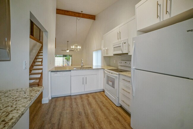 Building Photo - 1400 NW 9th Ave