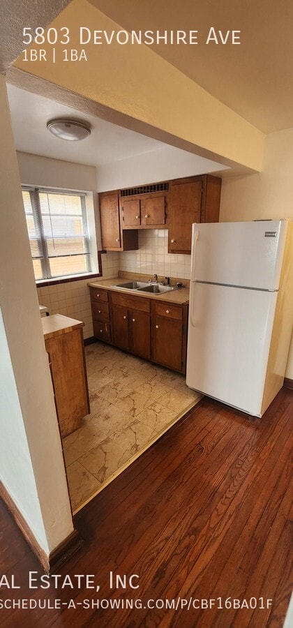 Foto del edificio - 5803 Devonshire Ave