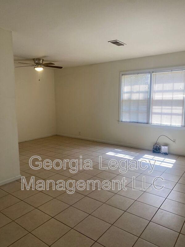 Foto del edificio - 272 Lawrenceville St