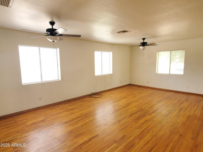 Building Photo - 26649 S Grapefruit Dr