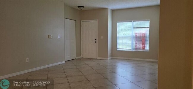 Foto del edificio - 10366 Fox Trail Rd S