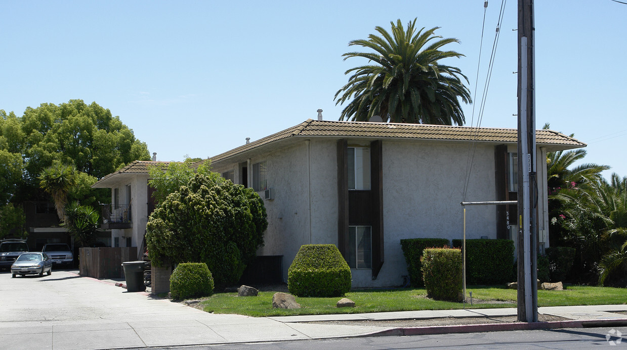 Primary Photo - Multi-family