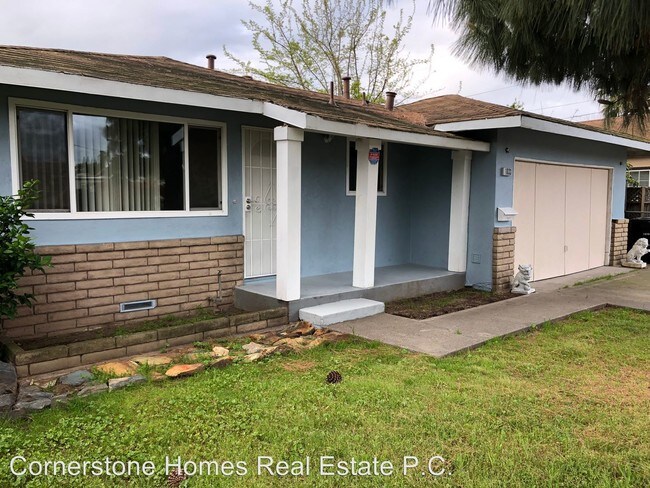 Building Photo - 3 br, 2 bath House - 1033 Walnut St